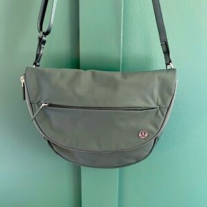 Lululemon All Night Festival Bag Medium Forest 5L